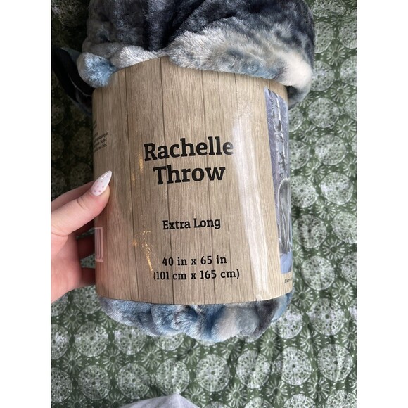 Rachelle Throw James Meger Wolf Image 40" X 65" New - Picture 3 of 3